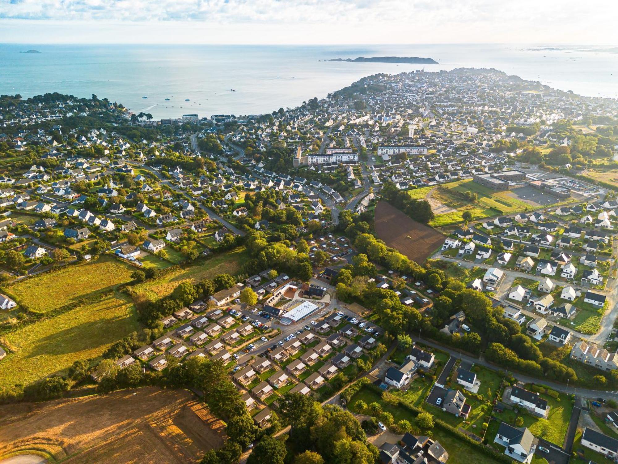 Camping Maeva Respire Le Village Perrosien Exteriör bild